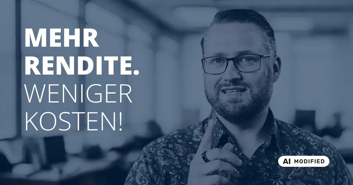 Sven Stopka neben Schriftzug „Mehr Rendite. Weniger Kosten“ zum Thema Honorarberatung