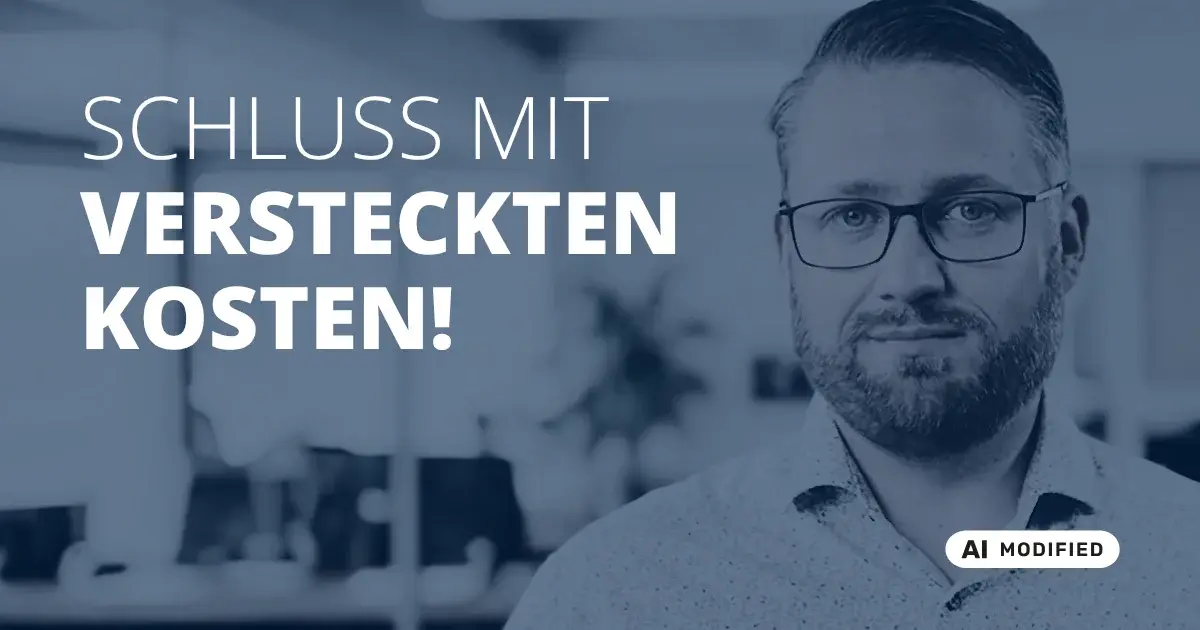 Sven Stopka neben Schriftzug „Schluss mit versteckten Kosten“ zum Thema Geldanlage