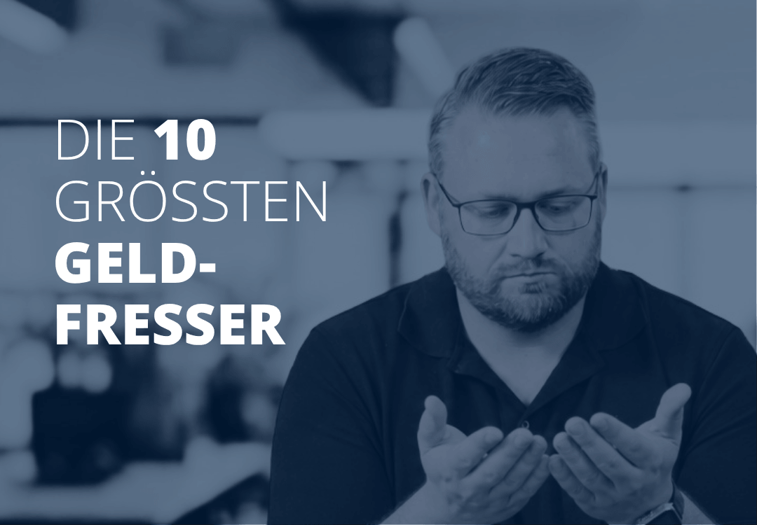 Sven Stopka neben Schriftzug „Die 10 größten Geldfresser“ zum Thema Finanzen