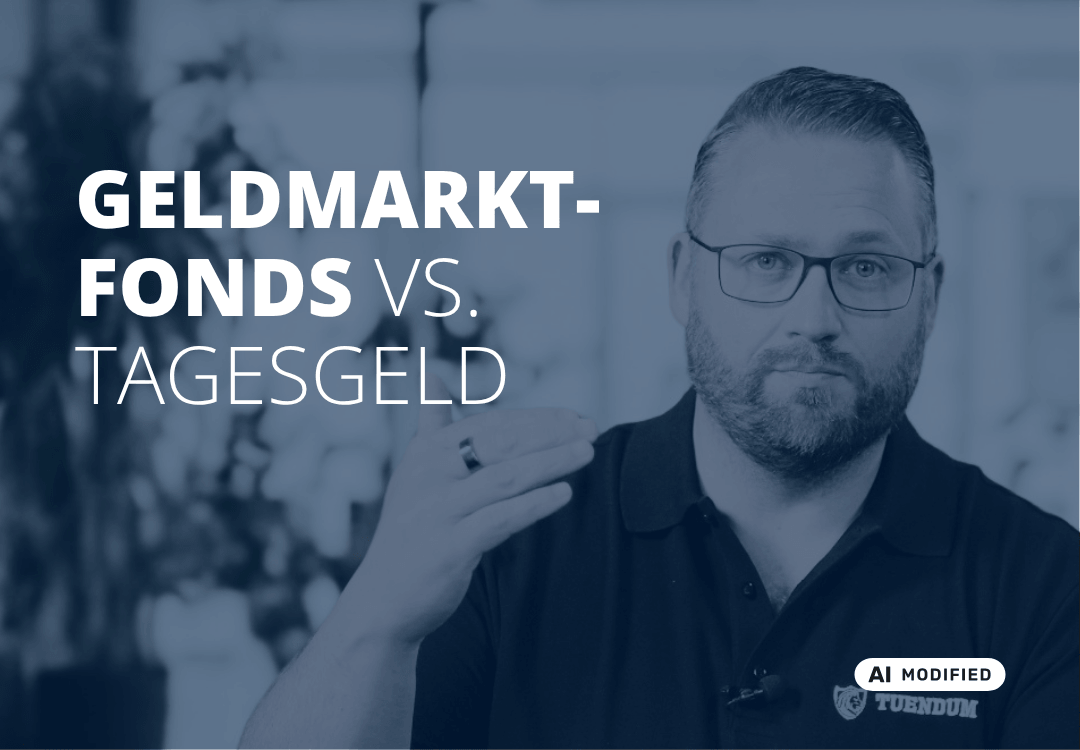 Sven Stopka neben Schriftzug „Geldmarktfonds vs. Tagesgeld“ zum Thema Geldanlage