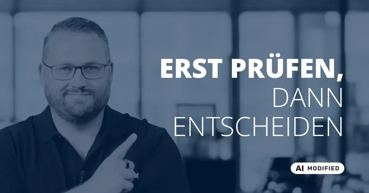Sven Stopka neben Schriftzug „Erst prüfen, dann entscheiden“ zum Thema Betriebliche Altersvorsorge